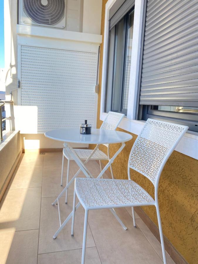 Comfort Apartament, Near The Beach Durres Exterior photo